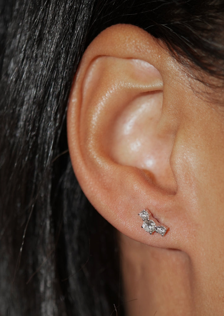 Luxe Open Curve 3 Diamond Threaded Flat Back Earring | Single