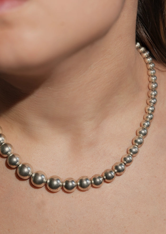 Tiffany & Co Graduating Ball Necklace
